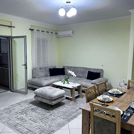 New Baazar Terrace Apartment Tiranë Eksteriør bilde
