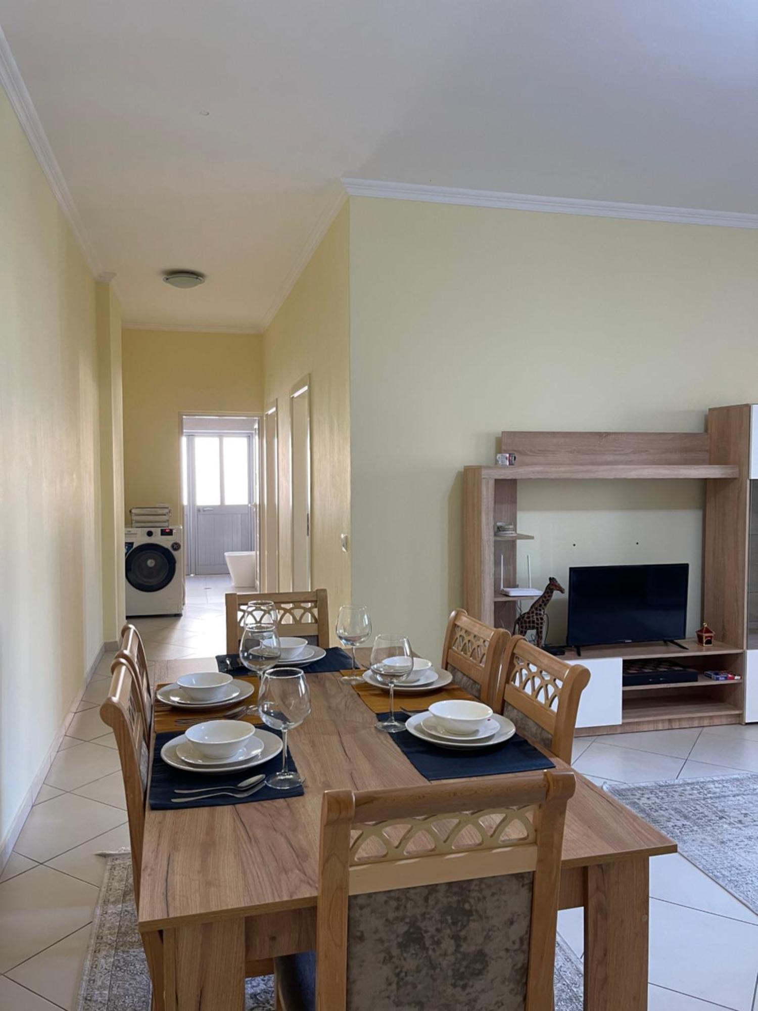 New Baazar Terrace Apartment Tiranë Eksteriør bilde