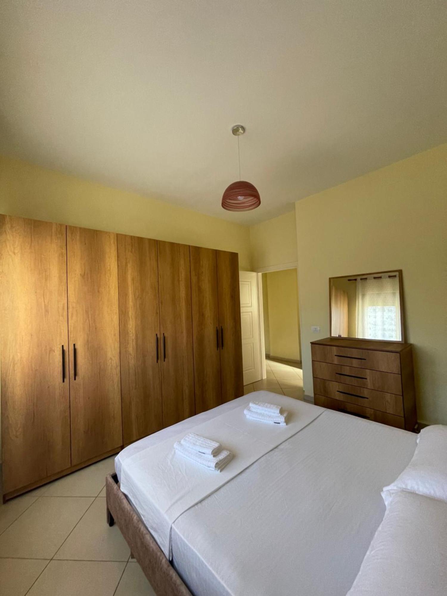 New Baazar Terrace Apartment Tiranë Eksteriør bilde