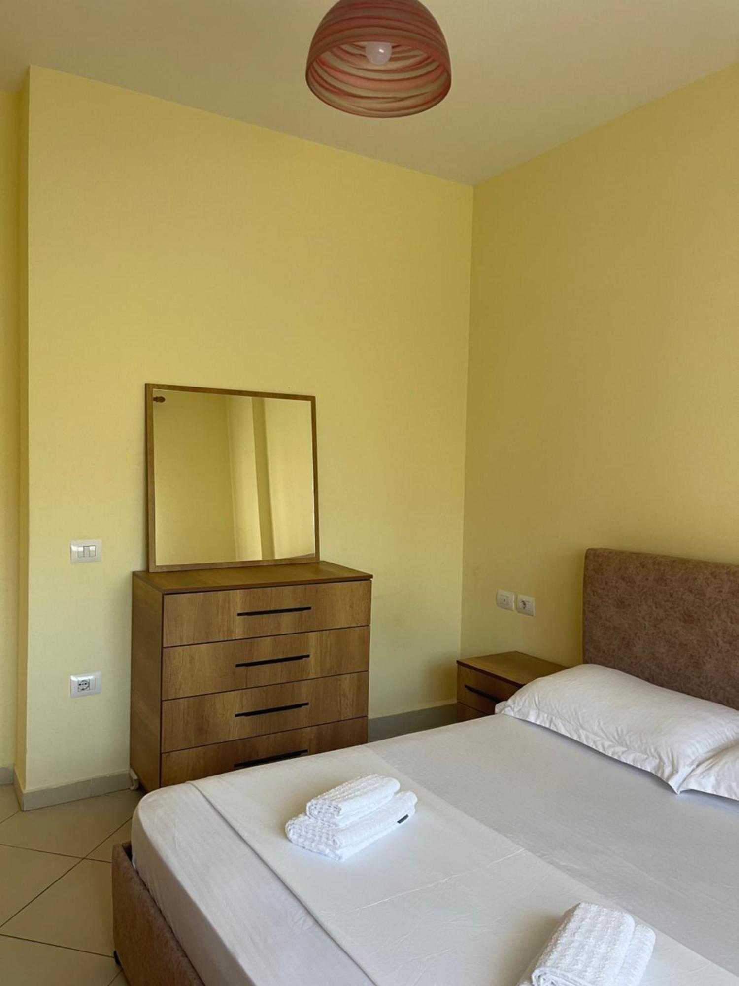 New Baazar Terrace Apartment Tiranë Eksteriør bilde