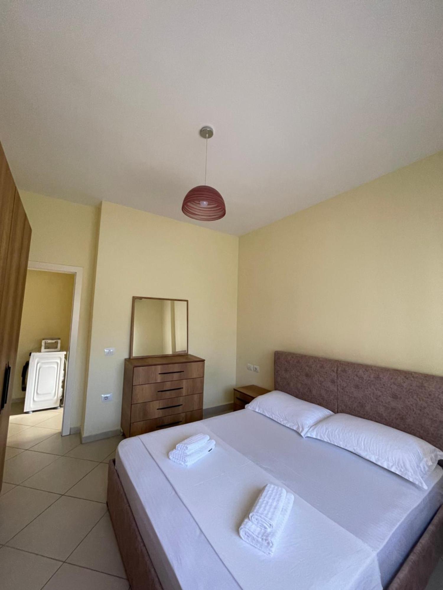 New Baazar Terrace Apartment Tiranë Eksteriør bilde