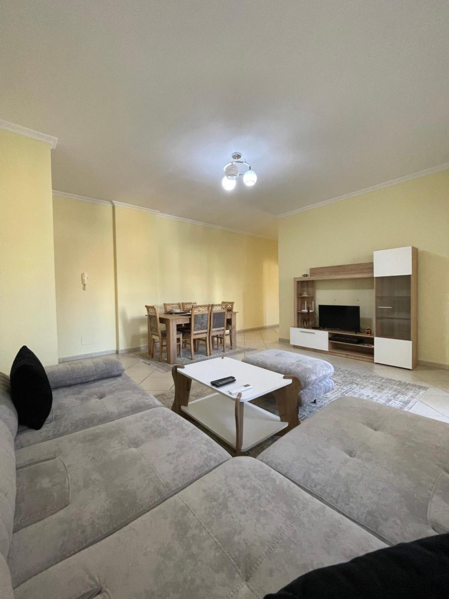 New Baazar Terrace Apartment Tiranë Eksteriør bilde