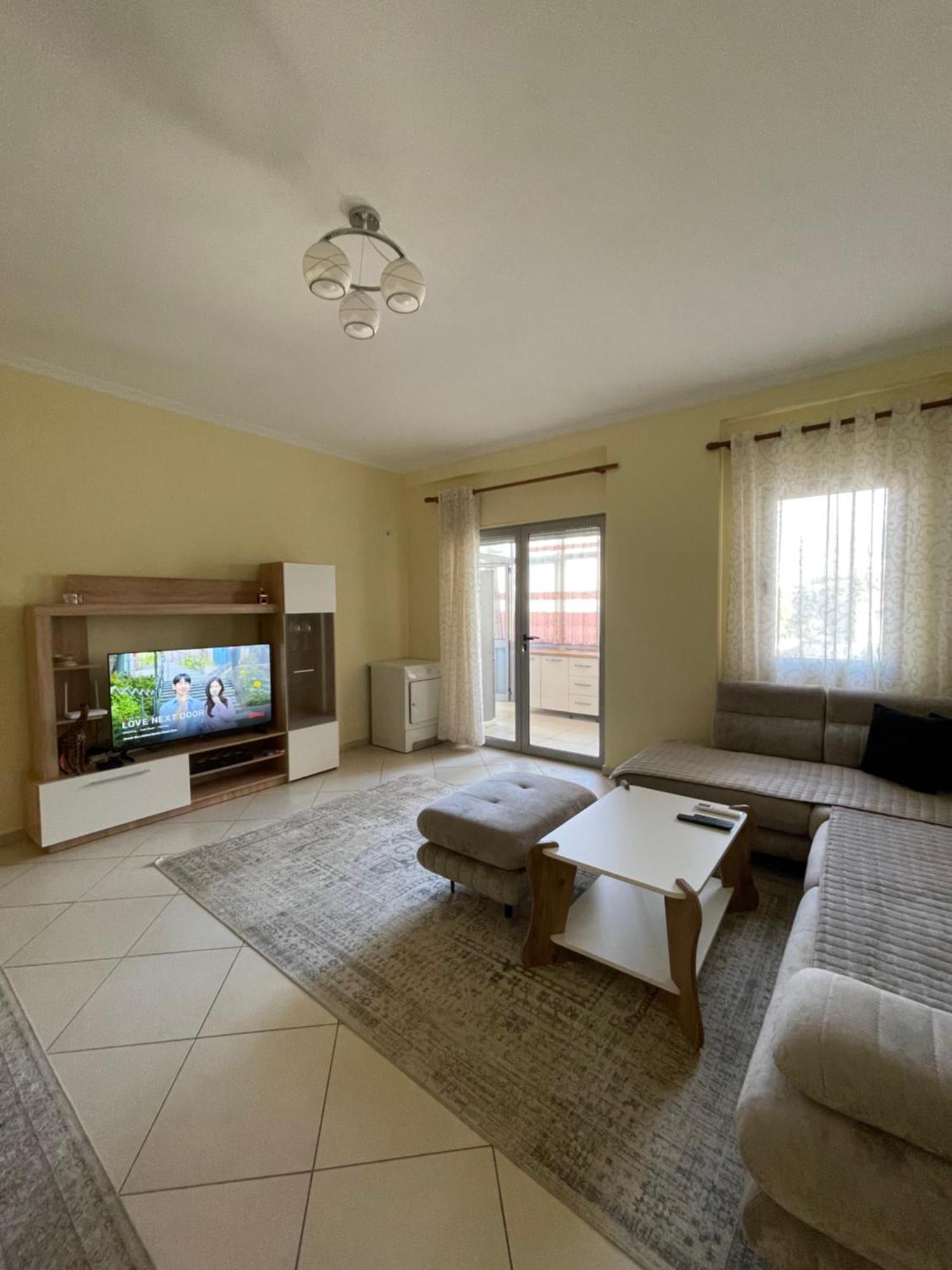 New Baazar Terrace Apartment Tiranë Eksteriør bilde